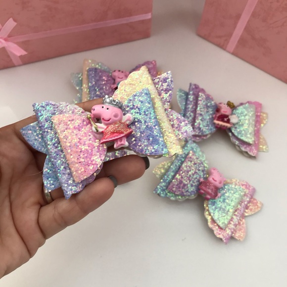 Peppa 🐷 Sparkly Cute Hair Clip Bow - Picture 2 of 8
